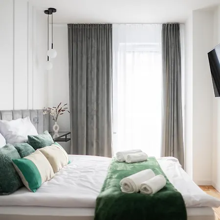 Port Popowice -darmowy Garaz I Rowery - Meldunki 24na7 - Tramwajem 15 Min Do Rynku Wroclaw