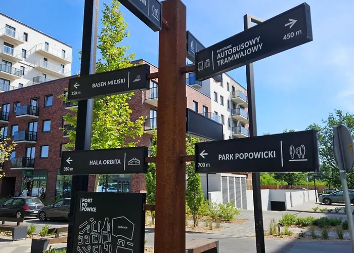 Port Popowice -darmowy Garaz I Rowery - Meldunki 24na7 - Tramwajem 15 Min Do Rynku