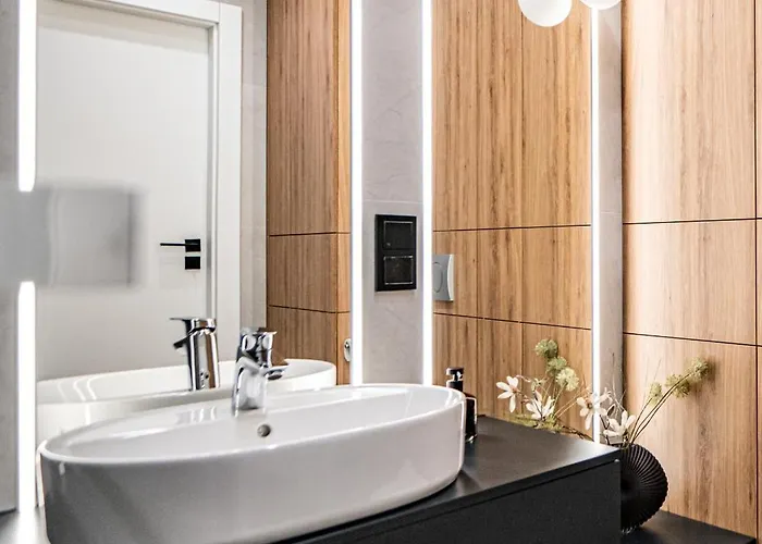 Port Popowice -darmowy Garaz I Rowery - Meldunki 24na7 - Tramwajem 15 Min Do Rynku * Wroclaw