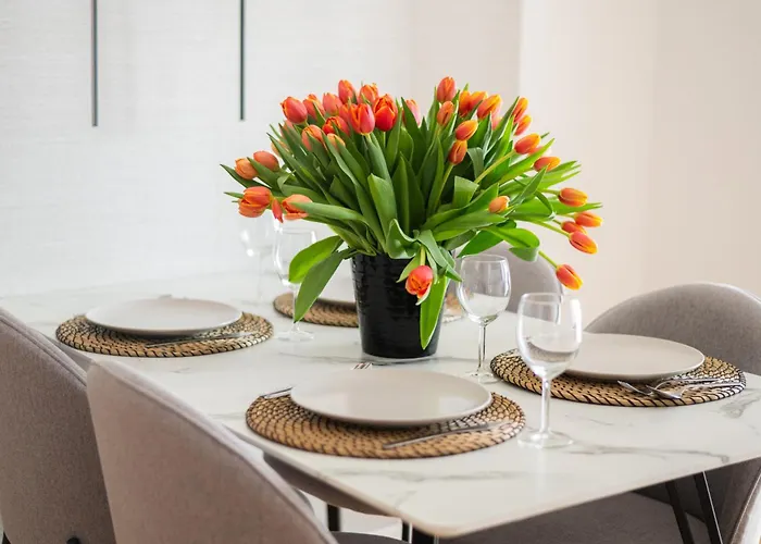 Port Popowice -darmowy Garaz I Rowery - Meldunki 24na7 - Tramwajem 15 Min Do Rynku