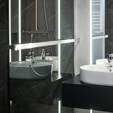 Port Popowice -darmowy Garaz I Rowery - Meldunki 24na7 - Tramwajem 15 Min Do Rynku * Wroclaw